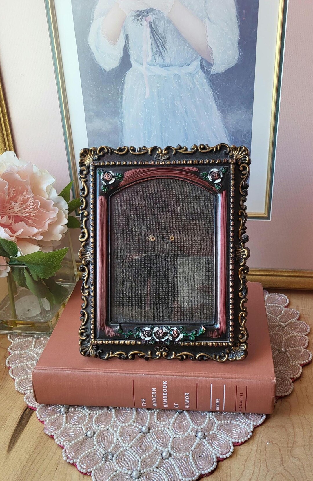 Pretty Frames Vintage Burgundy Photo Frame. Cute Pink Little Flower Design. Beautiful ...