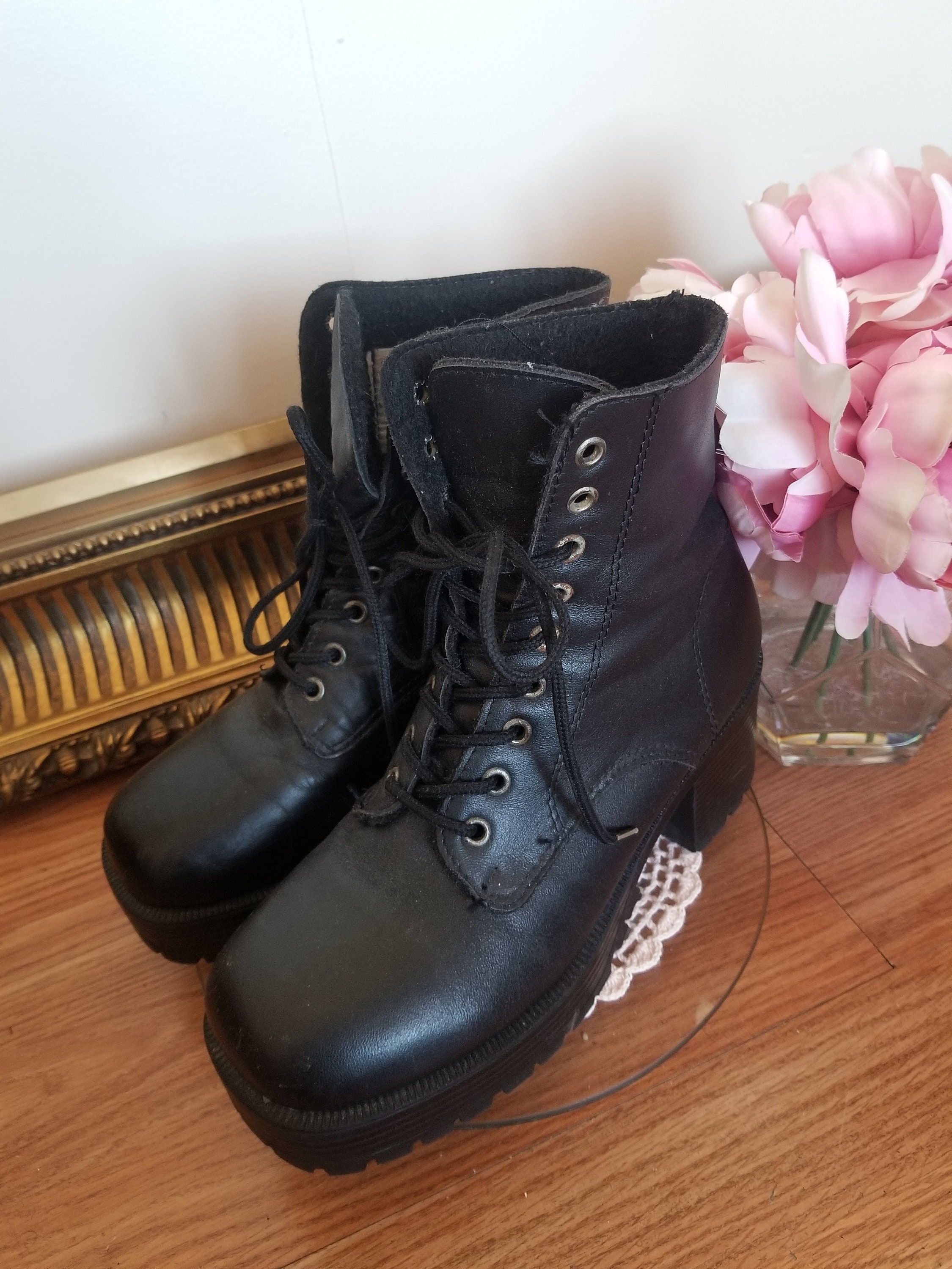 Female shop army boots
