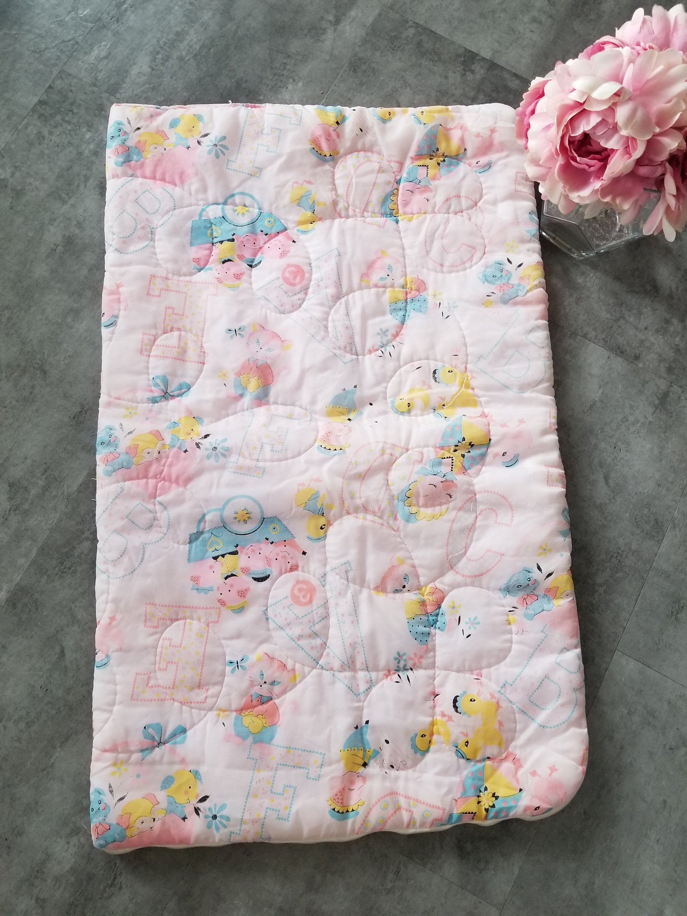 Vintage Baby Kitsch Cat Blanket Vintage Pink Pigs Ducks Mommy  display picture 1