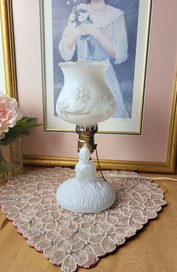 Vintage Milk Glass Table Lamp With Lady. Victorian Style. Boudoir