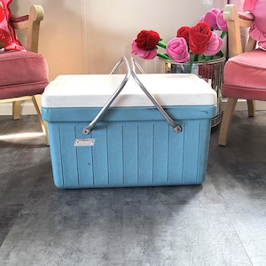 Rare Vintage 70&#39;s Coleman Picnic Park Outdoor Camping Fishing Beach Party Cooler Ice Chest w/ Aluminum Carrying Handles