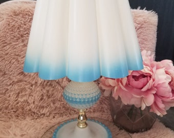 Lampe en verre de lait de clou de style vintage en plastique avec abat-jour de nuages bleu et blanc
