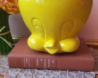 Vintage Monochrome Tweety Bird Looney Tunes Large-headed Cookie