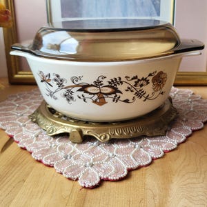 Vintage 1970s Pyrex Casserole Dish with Smoked Glass Lid, MCM Mid Century Shades of Brown Vines Pattern Pyrex Dish, Midcentury