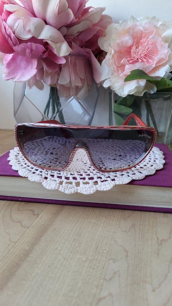 【70's】Yves Saint Laurent Sunglasses VINTAGE YVES SAINT LAUREN 541 LIGHT RED LIGHT GRADIENT ROSE