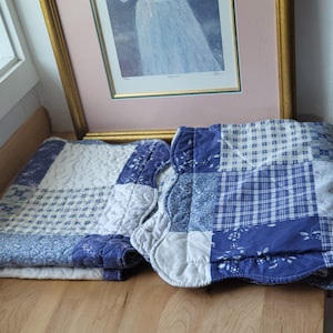 Vintage Y2K pair of Pillowcases Style Patchwork White & Blue Cottagecore Quilted Pillow Shams Pair Bedford Blue