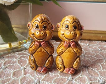 Cute Pair of Kitsch Monkey Salt and Pepper Shakers Anthropomorphic Monkey Collectible Shakers
