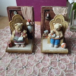 Teddy bear bookends