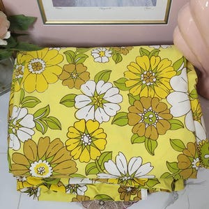 Vintage Bedsheet Set Twin Bed Flat Sheet Contour Sheet and Flat Sheet Flowers 70's Pattern Yellow Ocre Green Fieldcrest "Felicity"