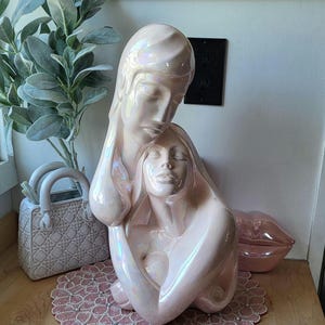 Vintage Large Pink Iridescent Couple Lover&#39;s Sculpture Art Deco 80&#39;s Handmade Buste Statue