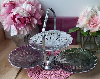 Vintage Three Tier Folding Cake Stand Filigree Metal Carrying Plate Tiered Cookie Candy Platter Cupcake Tray Dessert Display Wedding Decor