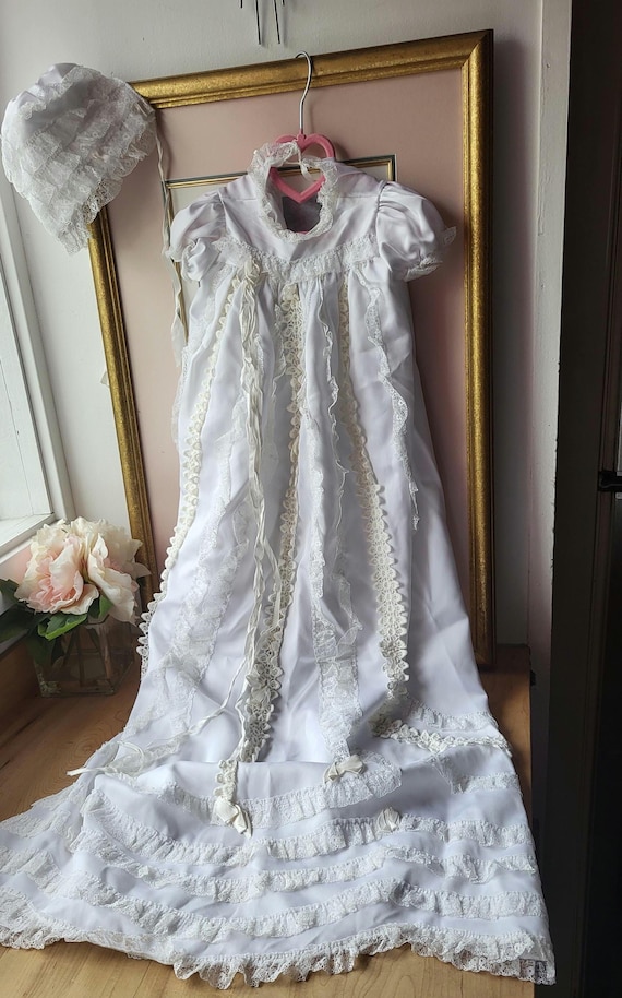 Vintage Baby Christening Baptism Gown, 3 Pieces Set. Cute Dress, Little Hat and Pretty Floral Veil. White and Lace, Handmade.