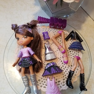Original Bratz Kidz Yasmin Poupée Snap on Concert Habillée Avec Un