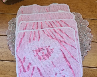 Vintage Set of 4 Face Towels Absorbent 100% Cotton Pink and White Flower Pattern Made in Tchecoslovaquia