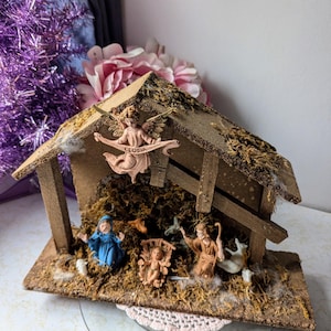 Vintage Italian Nativity Scene Rustic Small Tabletop Christmas Decor Baby Jesus Crèche Holy Family Animals Wisemen Wooden Country Cottage