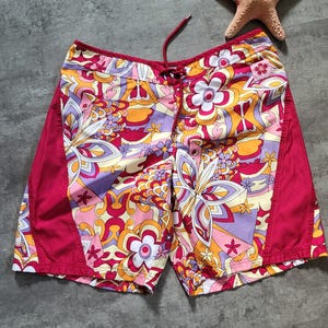 Vintage Y2K Joe Boxer Colorful Shorts Surf Shorts Skate Board Shorts Flower Power Size L