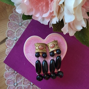 Vintage 80s Art Deco Black Beads & Gold Faux Stone Long Clip On Earrings