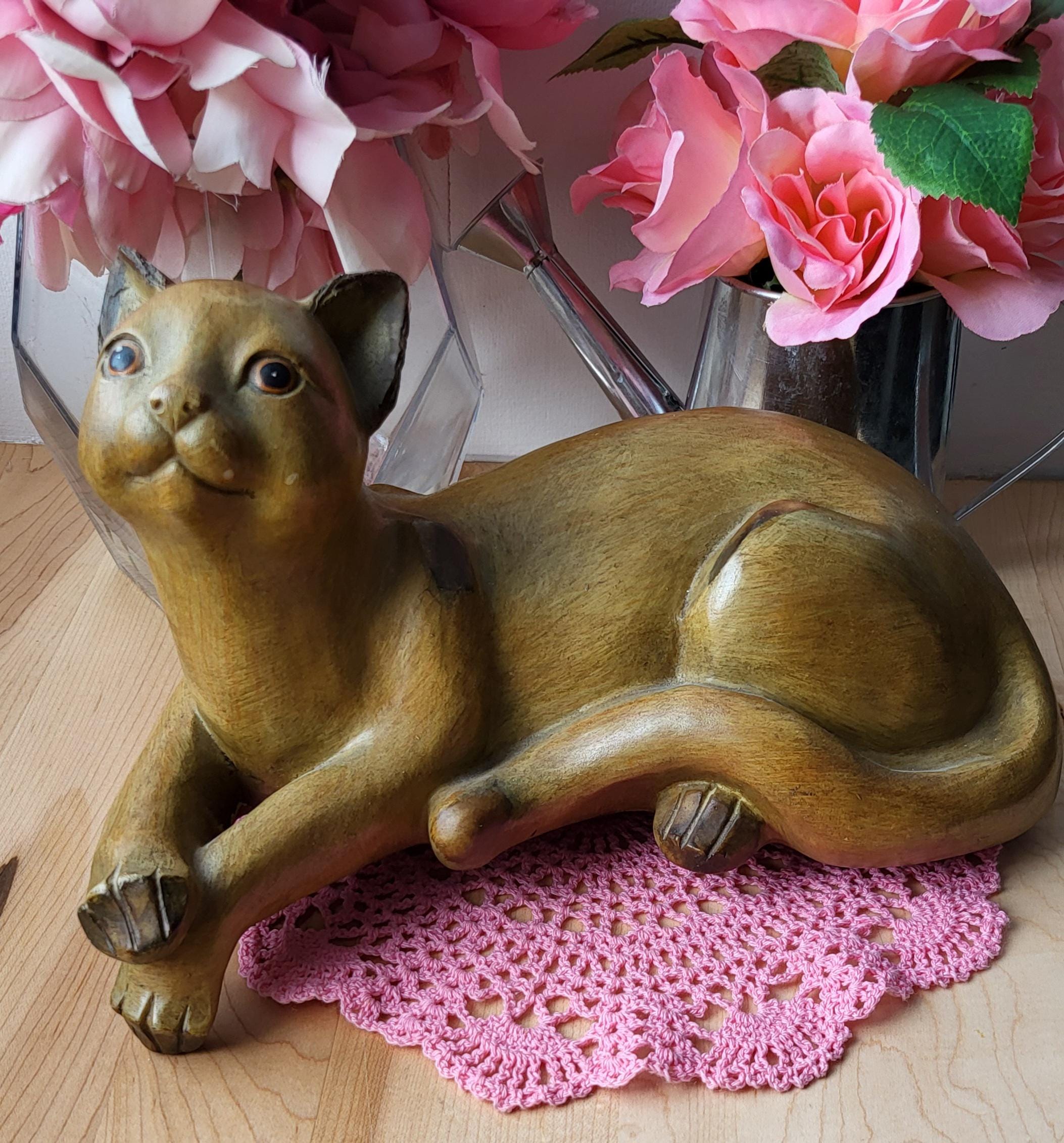 Vintage Wooden Brown Lying Cat Corner Shelf Statuette. Brown Cat