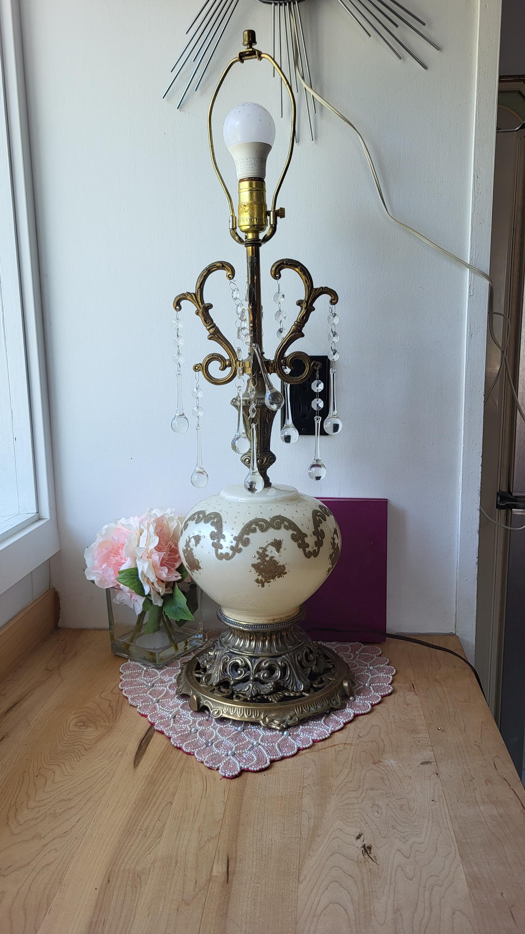 ヴィンテージ ペンダントライト　 Hollywood Regency Lamp Vintage Plug-in Swag Lamp, Hollywood Regency Ornate Amber