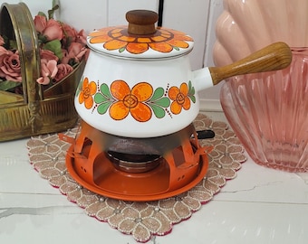Caquelon francese per fonduta / Dispositivo o servizio per fonduta / Casseruola retrò / Decorazione fiori arancioni / Vintage anni '70