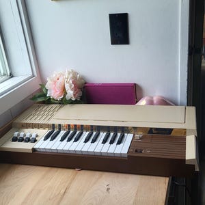 Vintage Bontempi Organ Keyboard Model B4