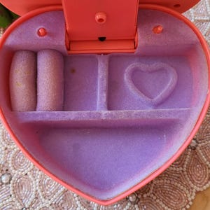 Rare petite sirène vintage boîte à bijoux coeur en plastique biffé avec musique Thinkway Toys image 4