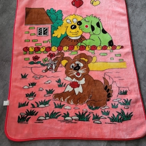 Vintage roze Koreaanse babydeken met honden, mooie zeldzame kwaliteit 102 x 132