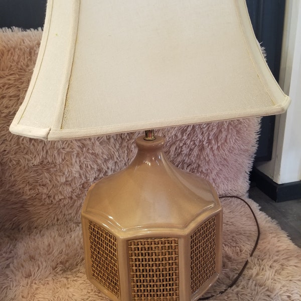 Grande lampe rétro vintage en céramique et rotin taupe avec abat-jour