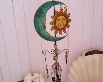 Adorno de pared vintage con sol y luna celestiales, arte de pared con campanillas, decoración de pared de sol y luna estilo boho