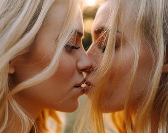 Calendario 2026, Besos Lésbicos, Imprimible en Formato A4