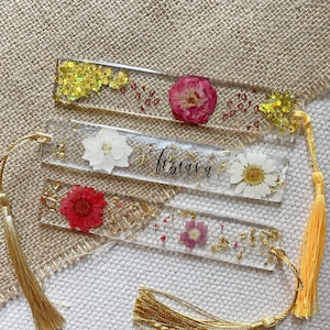 Resin Bookmark with flowers and glitter, Personalised bookmark, Unique gift for her, Book lover gift