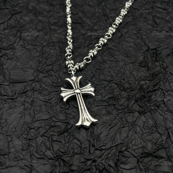 Versilberte Kreuz Halskette im Chrom-Herz-Stil, Gothic Kette mit Kreuz  inspirierte Chrom Herzen Stil Design - Etsy.de