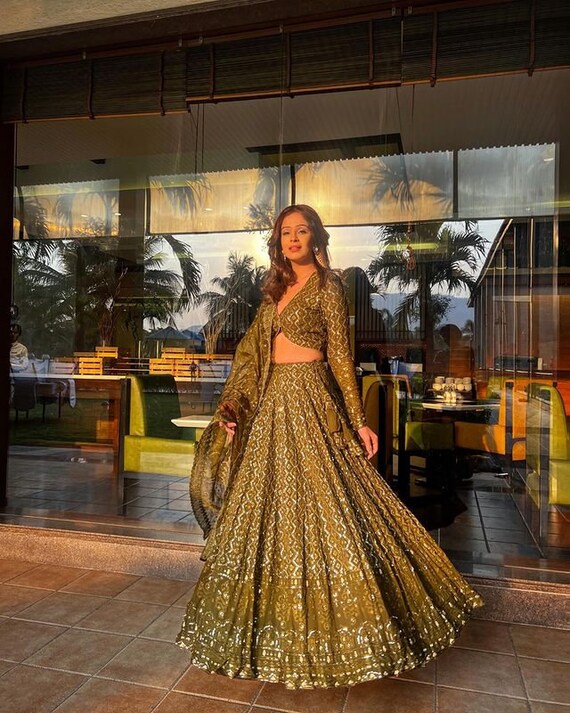 Sabyasachi golden deals lehenga