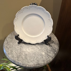 W.H. GRINDLEY Bread or Appetizer Plate ~ Ivory with Gold Trim ~ Pattern 520 ~ Made in England