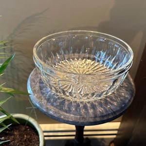 Crystal Serving Bowl with Cut Glass Starburst Pattern