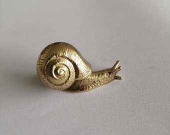 Cute Solid Brass Snail Drawer Knob Gold Cabinet Knobs Gold Door Knobs Pulls Decorative Animal Knobs Handles Unique Gold Cabinet Hardware