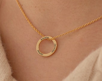 Collier de nom de cercle personnalisé, collier de nom gravé, bijoux faits à la main en or 18 carats, cadeau de mère, cadeau d’anniversaire de maman