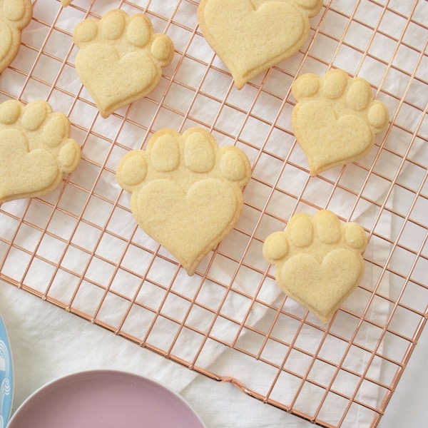 Paw print with Heart Shape pad cookie cutter dog treats paws biscuit cutters