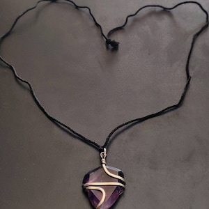 Silver wire rapping Amethyst Necklace, Purple Stone Pendant, Anxiety Jewelry, Stress Relief Gifts, Unisex
