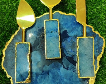 Juego de tabla de quesos de ágata azul: cuchillo dorado, charcutería de lujo.