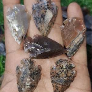 Fancy Agate Arrowhead Points: Indian Agate Chakra Healing Crystals (50 Pcs)