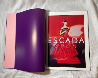 Escada vår/sommar 2001 Couture-kollektionskatalog inbunden bok