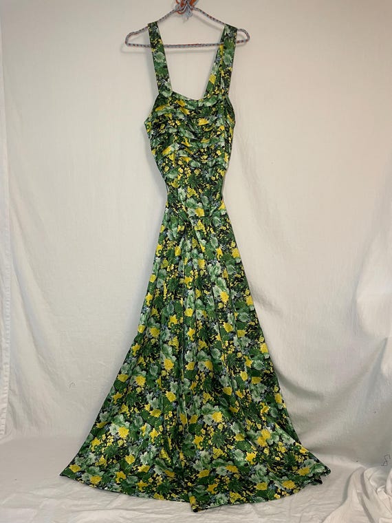 Vintage Handmade Green Floral Maxi Dress With Pleated Bodice and Convertible Straps - Etsy Vintage Handmade Green Floral Maxi Dress With Pleated Bodice and Convertible Straps - Etsy