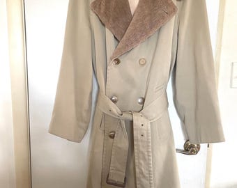Vintage  Luxury Brooks Brothers 1970’s  Double Breasted Trench Coat With  Faux Fur. Size 42R