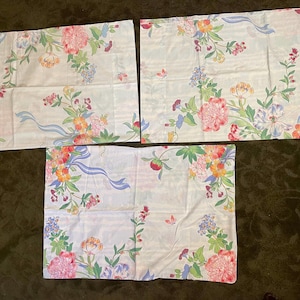 Vintage 1980s Wamsutta Floral Pillow Cases