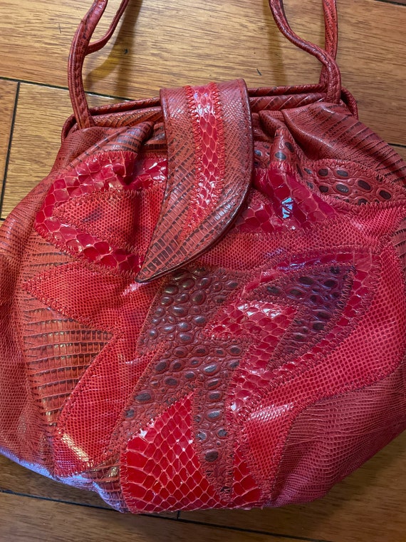 1980’s Vintage Red Textured Crossbody Handbag - image 2