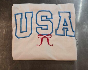 USA Coquette Bow Embroidered Sweatshirt – Cute Patriotic Crewneck, 4th of July Outfit, Preppy USA Sweater, Cottagecore Style