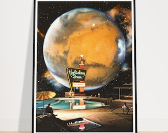 Puede incluir: Una ilustración de estilo retro de un letrero de motel con las palabras "Holiday Inn" en luces de neón. El letrero está frente a una piscina con un gran planeta naranja en el fondo. El planeta está rodeado de estrellas y un cielo azul oscuro.