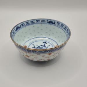 Bol vintage en porcelaine de Chine - Floral bleu et blanc avec dorure - Poinçonné 玩玉 - Milieu du XXe siècle