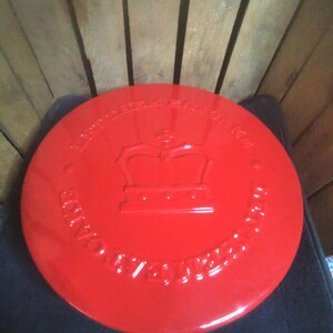 Keramische taartvorm Mason Cash Red (Golden) Jubilee - 'Let Them Eat Cake'